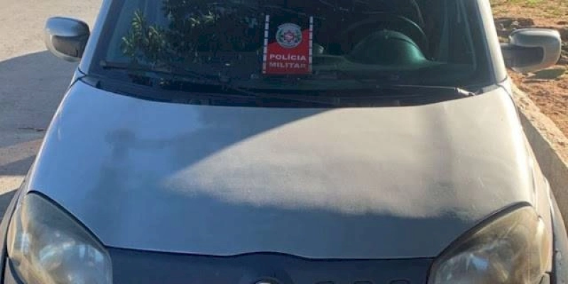 Polícia Militar apreende veículo com restrição de roubo/furto, no Sertão da PB