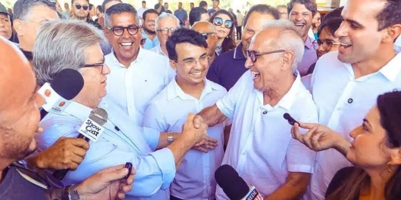 Cícero Lucena confirma saída do PP e se reúne com João Azevêdo antes de viagem à Espanha 