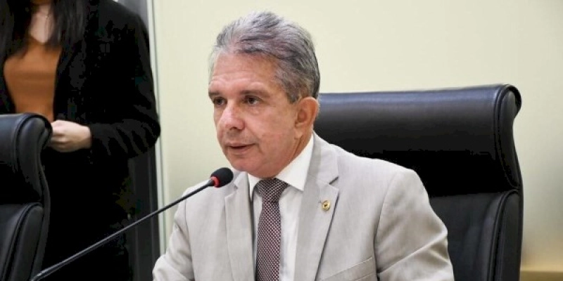 Vereador vai ao MP, e denuncia Prefeito Nabor Wanderley por prática de Nepotismo em Patos 