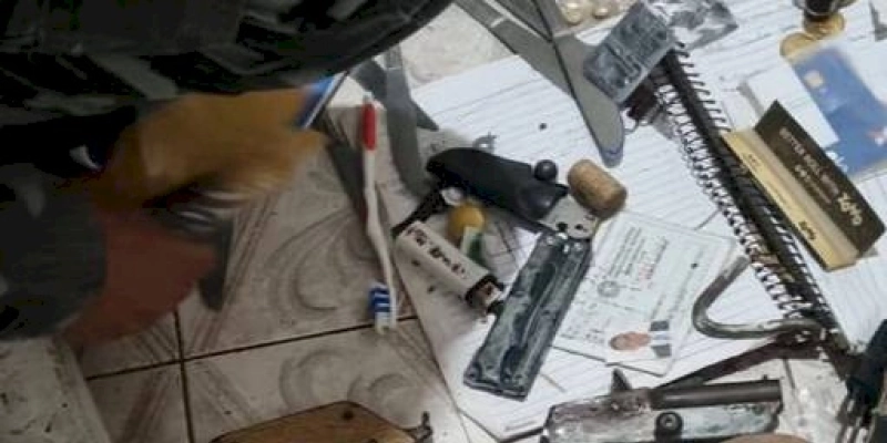 Polícia Militar prende homem acusado de ameaçar moradores com facões e armas de fogo artesanais