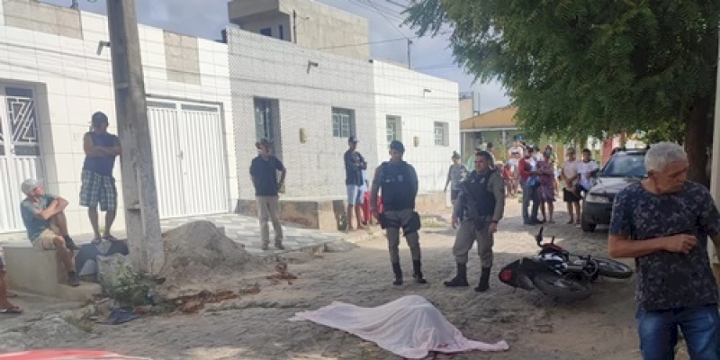 Motociclista é assassinado por desconhecidos em via pública; veja 