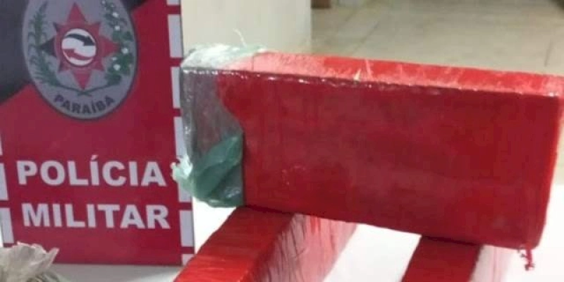 Ação da Polícia Militar prende mulher com mais de 3kg de drogas, no Sertão