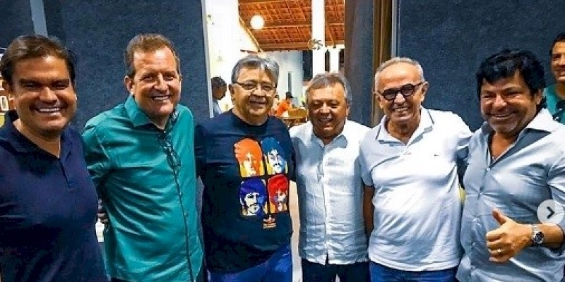 Em Sousa, Cícero Lucena revela sonho do Filho ser deputado Federal, e relata a chance de Lucas ser vice de João Azevedo; Ouça