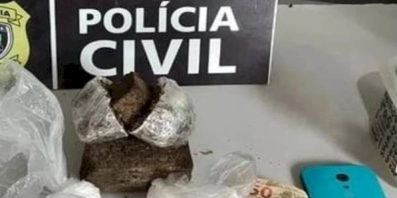 Ação das Polícias Civil e Militar prende assaltantes, apreende arma e recupera motocicleta roubada