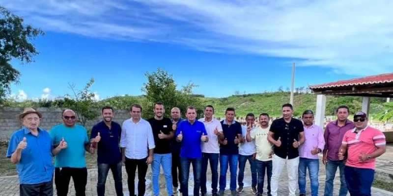 Deputado Chico Mendes é recebido com festa pelo prefeito, ex-prefeitos e vereadores em Serra Grande