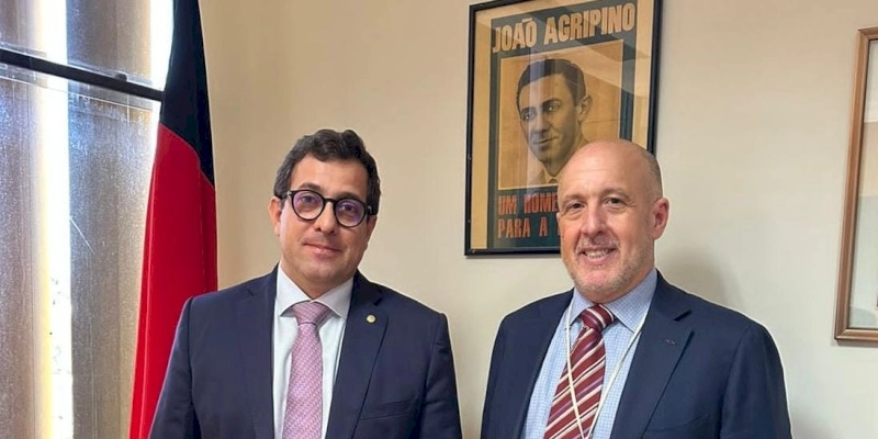 Gervásio Maia se reúne com Mark Ruse em busca de melhorar à proteção dos usuários dos aplicativos de relacionamento