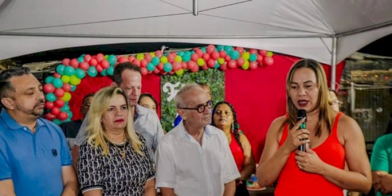 Cícero Lucena assina ordem de serviço para construção de 80 apartamentos em comunidade quilombola