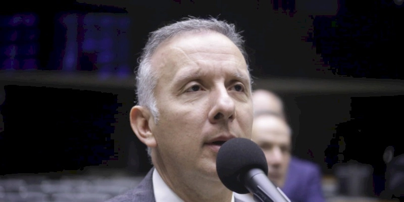 Deputado Federal Paraibano defende taxação de IPVA para Iates e Jatinhos 
