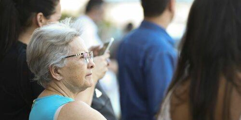 Expectativa de vida cresce 0,3 anos para brasileiros, segundo o IBGE