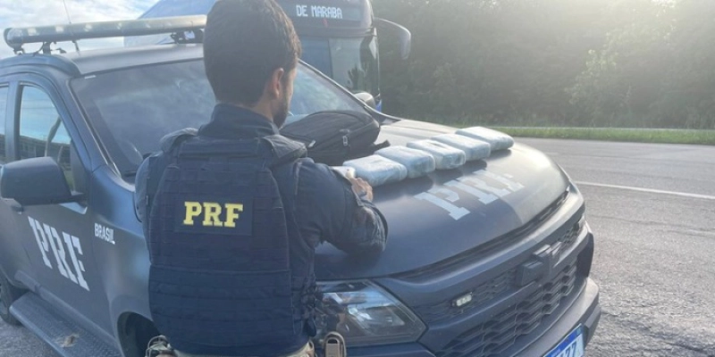 PRF na Paraíba tira de circulação 6 kg de maconha e flagra homem inabilitado dirigindo caminhão