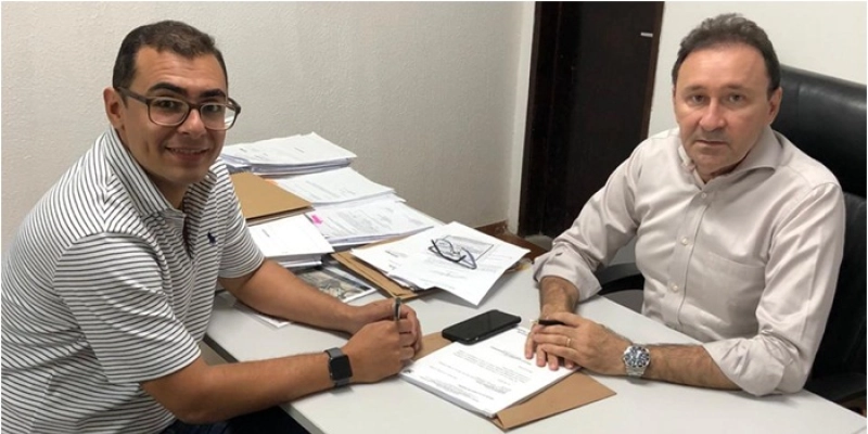 Segundo Santiago garante construção de açude e outras ações de combate à seca para Uiraúna junto ao Governo do Estado