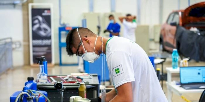Desempenho da pequena indústria melhora, mas matéria-prima preocupa; veja