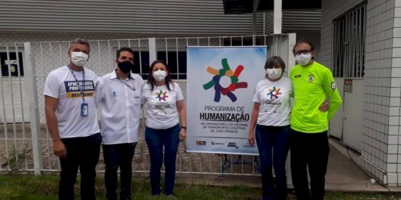 Semob-JP entrega certificados do Programa Humanizar a operadores de empresas de transporte público
