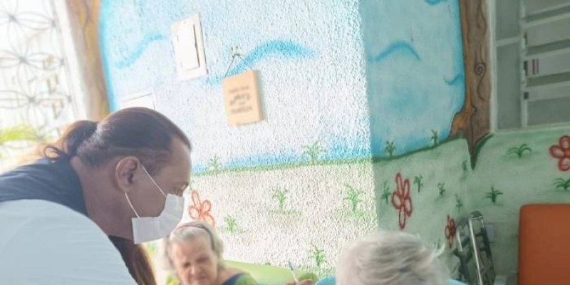 Prefeitura de João Pessoa promove vacinação para idosos em instituições de longa permanência