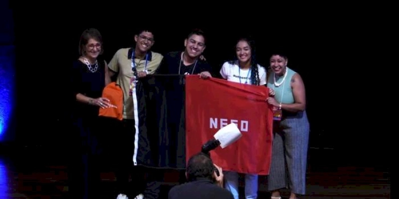 Projetos da Escola SESI são premiados na Febrace; professor também é destaque na feira