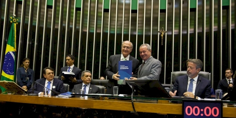 CNI apresenta ao Congresso Nacional projetos prioritários para o setor industrial