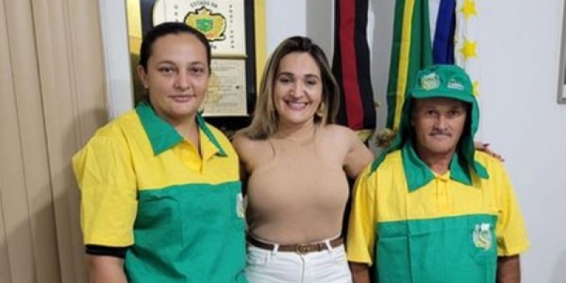 Léia Braga realiza a entrega do novo fardamento de trabalho dos agentes de Limpeza Urbana, em Marizópolis