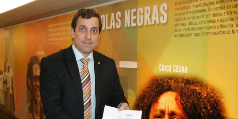 Gervásio propõe criação de condecoração anual para homenagear escritoras e escritores negros