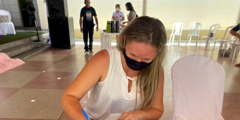 Governo assina contratos do Empreender Mulher, setor calçadista e comerciantes do Shopping Rural