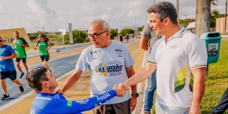 Prefeito dá largada para Copa Brasil de Paraciclismo e diz que competição mostra que João Pessoa é referência em inclusão