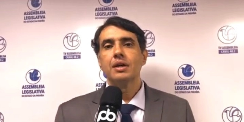 André diz que não acredita em Pesquisa,  eleição é vasco/flamengo, e assistirá live da ‘cachorra parida’