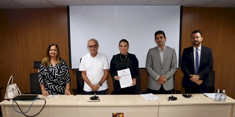 MP e PMJP celebram acordo para disciplinar atividades e padronizar comércio na orla marítima