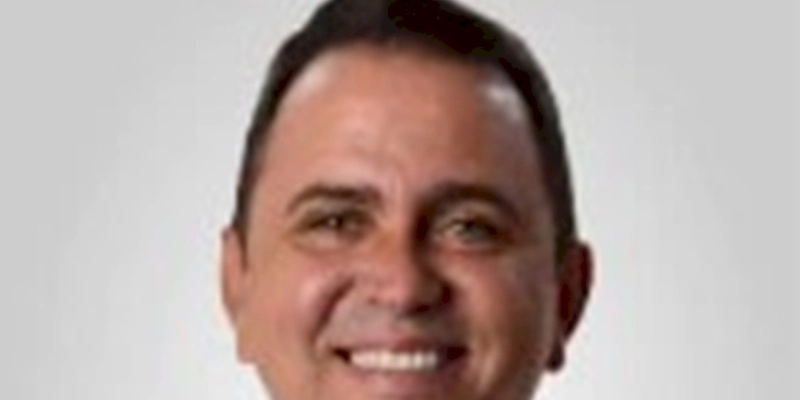 Prefeito de São José de Espinharas é flagrado usando carro oficial conduzindo ração de gado para sua propriedade; MPPB ajuíza ação 
