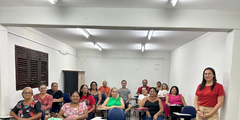 Faculdade SENAI da PB capacita proprietários de quiosques da Praia de Miramar