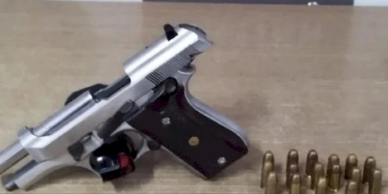 Pistola é apreendida e proprietário é conduzido à Delegacia de Polícia 