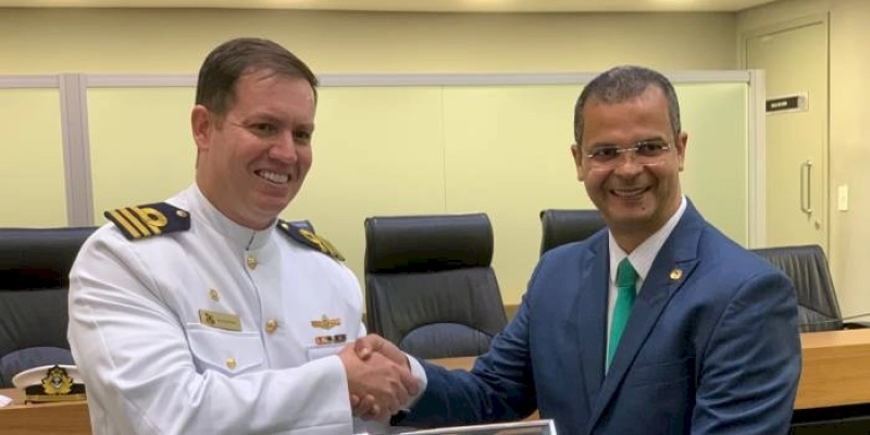 De propositura de Jutay, comandante da Capitania dos Portos recebe título de cidadão paraibano