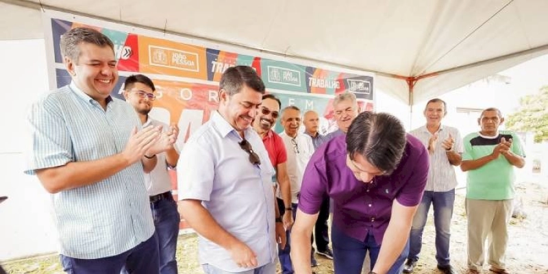 Leo Bezerra assume gestão municipal e autoriza pavimentação de ruas no Grotão