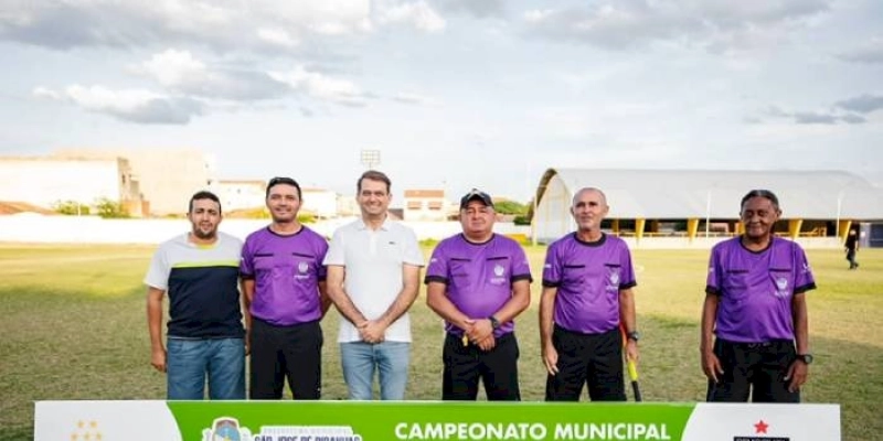 Bal Lins entrega premiação de R$ 10 mil na final do Campeonato Municipal de Futebol Amador, em São José de Piranhas