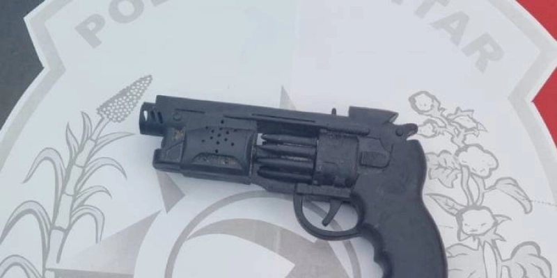 Polícia Militar prende suspeitos de tomar celulares de mulheres por assalto