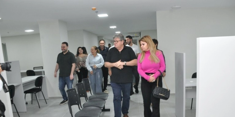  Azevêdo visita Casa da Cidadania do Governo no Partage Shopping e destaca importância do equipamento para Campina e região