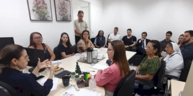 Ministério Público cobra providências para garantir assistência médica a idosos institucionalizados