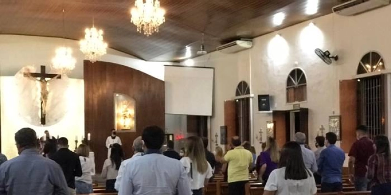 Deputados, familiares e amigos participam da missa de 30º dia de Genival Matias