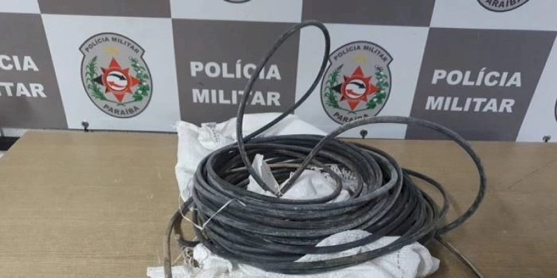 Polícia prende suspeito de furtar fios de cobre e provocar apagão em praças da capital