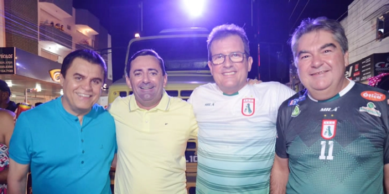 Wilson Santiago participa do Bloco das Virgens em Sousa, e prestigia carnaval em Joca Claudino
