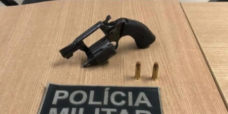 Policiais militares apreende arma de fogo após atitude suspeita, na PB 