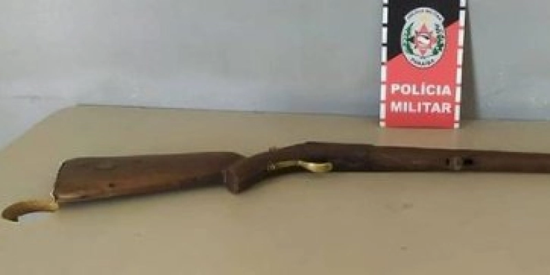 Polícia apreende arma de fogo durante ocorrência de encontro de cadáver; entenda 