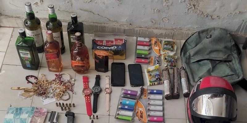 Polícia Militar recupera objetos roubados e apreende armas de fogo após confronto em São Francisco 