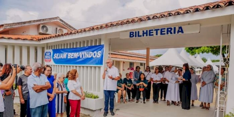 Durante abertura da Feira da Providência, Cícero Lucena diz que Prefeitura vai ajudar o Lar da Providência e ampliar assistência aos idosos