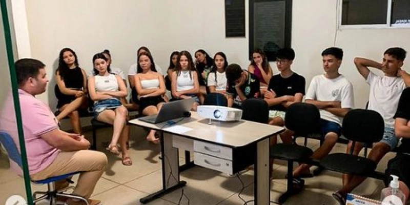 Adolescentes do NUCA realizam ação educativa sobre o tabaco no município de São Francisco