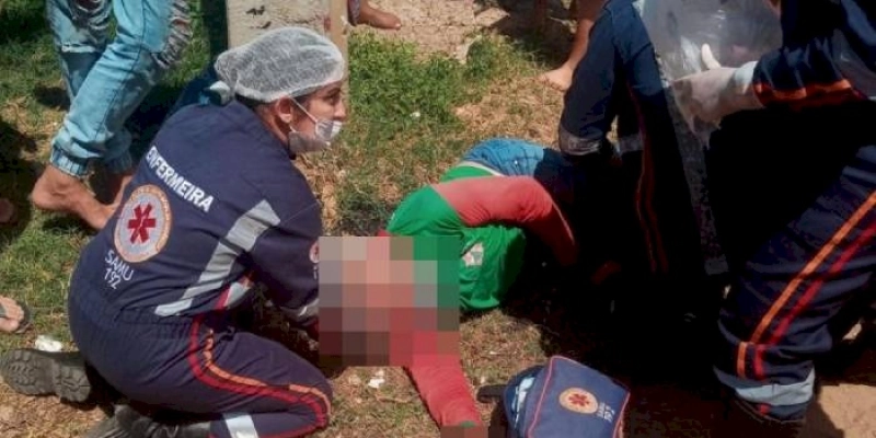 Homem fica ferido em acidente envolvendo moto e Hilux, na cidade de Sousa