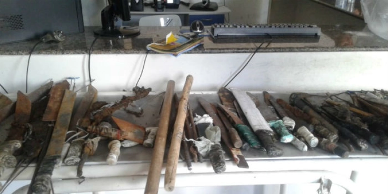 Celulares, armas artesanais e drogas são apreendidas em Presídio na Paraíba