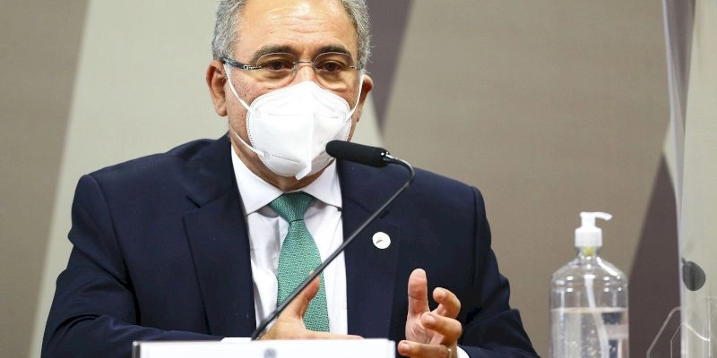 Governo formaliza contrato com Fiocruz para vacina de Oxford