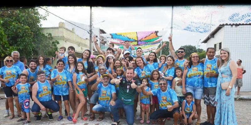 Tyrone é recebido por amigos, blocos carnavalescos na abertura do Sorrifolia em São Gonçalo; Fotos e Vídeos 