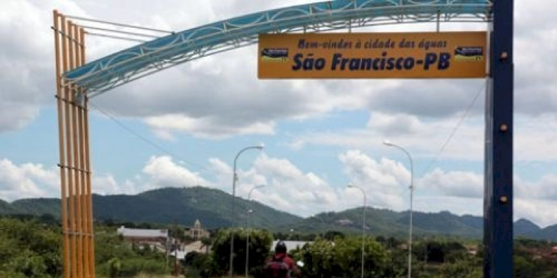 Piso salarial da enfermagem é pago pela prefeitura de São Francisco 