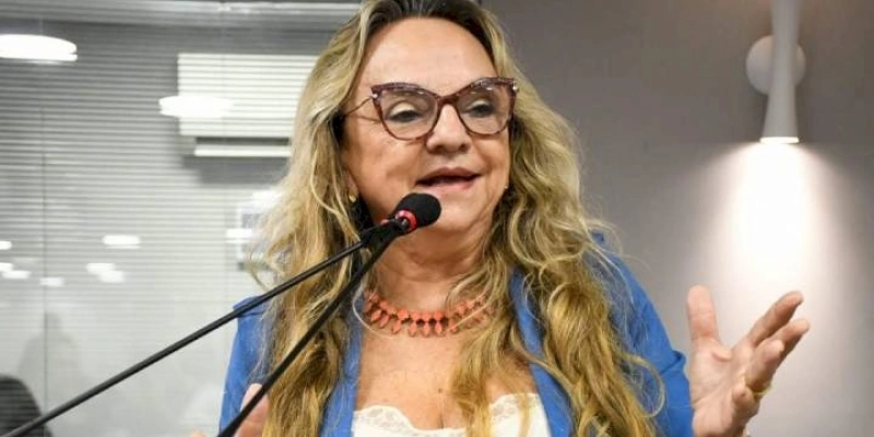 Dra. Paula faz consulta jurídica, e diz está apta a disputar a prefeitura em São João do Rio do Peixe