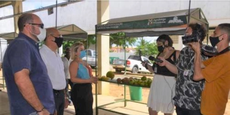 Natalia Beserra apresentar os produtos comercializados na CECAF ao parceiro Conafer durante visita a João Pessoa: Fotos e Vídeo 